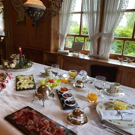 Frühstückspension Hollhouse -
