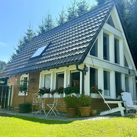 Frühstückspension Hollhouse - *