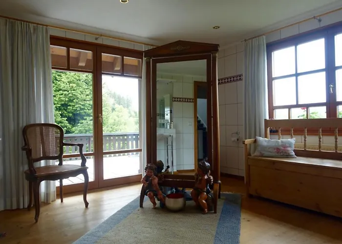 Hollhouse - Bed and Breakfast 3*