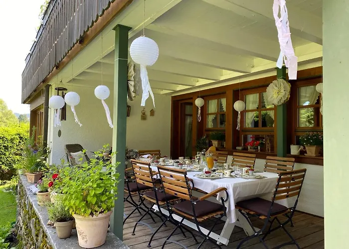 Hollhouse - Bed and Breakfast Hinterzarten