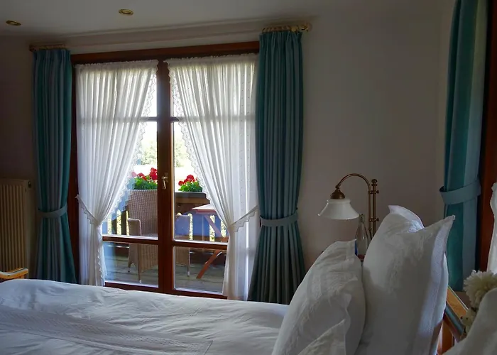 Hollhouse - Bed and Breakfast