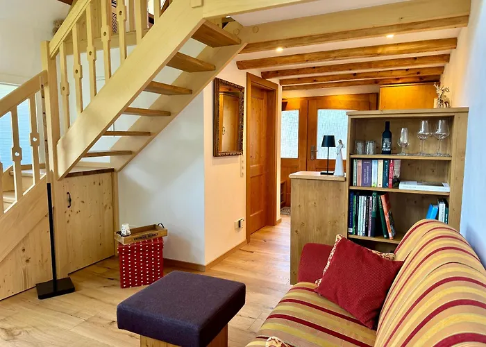 Hollhouse - Bed and Breakfast 3*