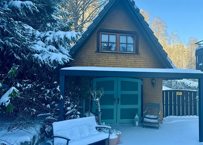 Hollhouse - Bed and Breakfast 3*